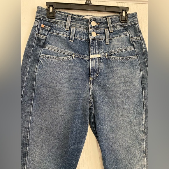 Closed Curved-X Double Button Raw Hem Tapered Jeans, organic cotton- size 26 - Picture 8 of 10